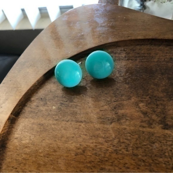 Vintage ScrewBack Earrings - Picture 1 of 3